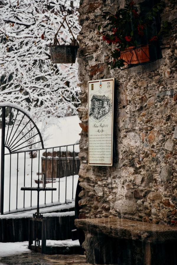 Villa La Volta - Molino Maufet Mühle - Patio on the garden Colico Exterior foto